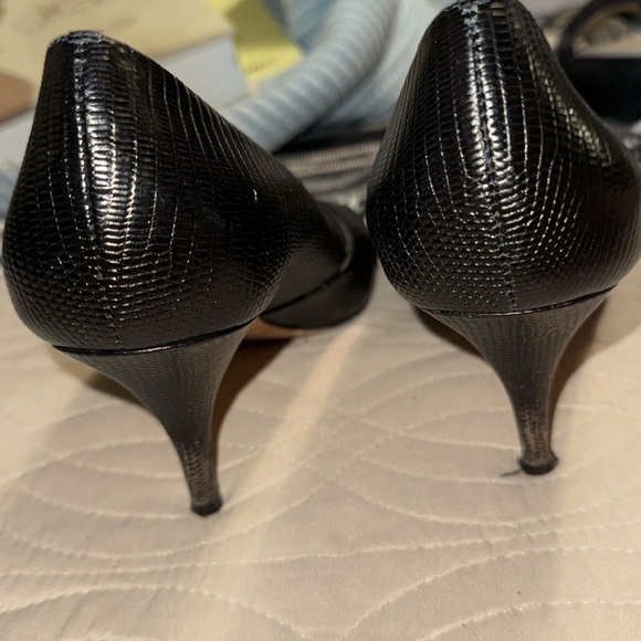 🌹Ann Taylor Black Peep Toe Heels - Picture 4 of 6